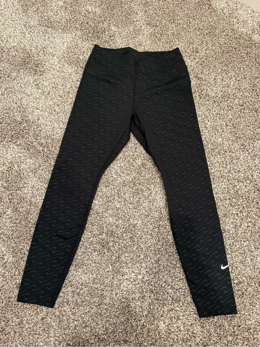 Nike Black Wave-Print Performance Leggings